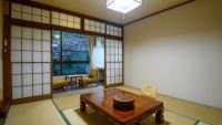 Japanese-style Room 8 Tatami – Non-Smoking