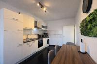 Business Apartment Ennigerloh I 6 Einzelbetten I 2 Bäder I Smart TV - Chambres d'hôtes Ennigerloh