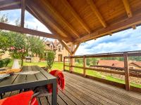 Stylová Lodge s vlastním koupáním & pergolou - B&B Varvažov