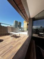 200m da PRAIA e do PARQUE SHOPPING Apto Premium para 4 Pessoas com JACUZZI, Academia, Coworking, Estacionamento com Carregador, Portaria 24h e Wi Fi 500MBPs - Chambres d'hôtes Maceió