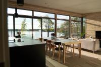 Luxury Waterfront Villa with a Private Jacuzzi - Ferienwohnung Eerola