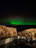 Aurora Glass Cabin I Private Sauna and Jacuzzi - B&B Hvolsvöllur