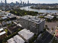 The Mowbray 2BR Retreat-style Apartment - Stunning Rooftop Pool and River Views, Secure Park, Gym & Sauna - B&B Brisbane