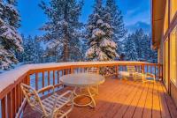 Spacious Tahoe City Home with Foosball and Lake Views - Chambres d’hôtes Tahoe City