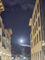 4th Street Alpine Loft - New - Central Ski Hub - King Bed, Garage Parking, Hot Tub, Great Location - Ferienwohnung Silverthorne