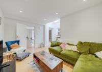 London City Large Two Bedroom Apartment - Bed and Breakfast Londen