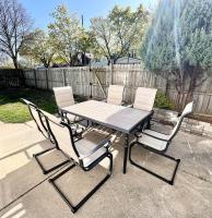 Mins to State Fair & AmFam Field |Sleeps 12|4BR + Parking - B&B Milwaukee