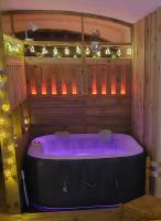 Maison privée billard spa dans village du Luberon - Chambres d’hôtes Cabrières-d'Aigues