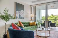 Stylish Roma Parklands Retreat - Stunning Park views from every room, Heated Pool, Gym, Private Carpark, Suncorp Stadium, 10 min walk to CBD - Ferienwohnung Brisbane