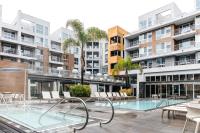 West Hollywood Luxe Townhome Walkable WeHo Avalon - B&B Los Ángeles