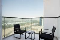 KeyRock Living - Luxury Apartment with Pool & Gym - Bed and Breakfast Dubai