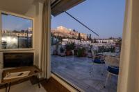 Wake Up to the Acropolis in a Hidden Gem - B&B Atenas