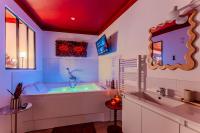 L'Écrin Rouge Escapade Romantique et Balnéo Privé - Chambres d’hôtes Bordeaux