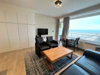 BEL AIR HOLIDAY - Luxurious 2-bedroom apartment with sauna front sea view T95 - B&B Ostend