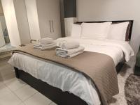 Isalos Urban Oasis Thessaloniki - Explore the center on foot - Near to Helexpo & University - Easy Parking - B&B Thessaloniki