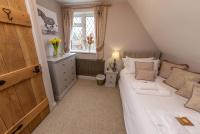 Rectory Cottage near Paultons park & New Forest - B&B Ower