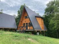 Dogwood Den- Cozy Forest A-Frame Near Bentonville - B&B Rogers
