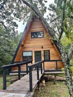 Running Spring Retreat-Cozy Forest A-Frame near Bentonville - B&B Rogers