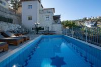 Great Escape Sea View Private Pools, Jacuzzi & Ultimate Relaxation - Bed and Breakfast Maroulás