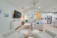 West End Home w/ Yard < 1 Mi to Beach Access! - B&B Panama City Beach