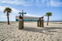 Walk to Biloxi Beach Fun! Chic & Updated Townhome - B&B Biloxi