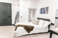 Discover NYC in stylish Studio-25 mins to NYC - B&B West New York