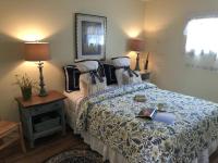 Anthony Beach - Seneca Lakefront Retreat w Covered Dock Lounge Area - Hot Tub & Fire Pit - Pets OK - B&B Penn Yan