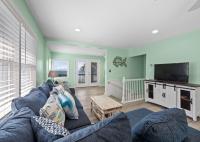 Oceanfront 5BR Home • Back Deck on the Beach • Cherry Grove • Momma’s Gift - Ferienwohnung Myrtle Beach