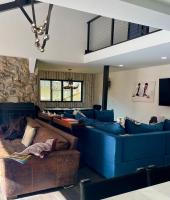Stylish Vail Summer Retreat Hot Tub & Deck on bustling - B&B Vail