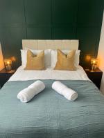 Modern Classic 2 bed apartment with Sofa Bed Sleeps 5 FREE PARKING by Graves Park Peak District - Ferienwohnung Holloway
