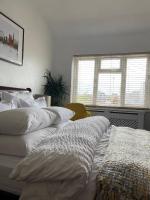 A King size Double Bedroom In In Lewisham - B&B London