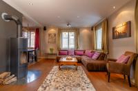 Lake and Mountain View Villa with Whirlpool and Free Parking in Huenibach - Chambres d'hôtes Thoune