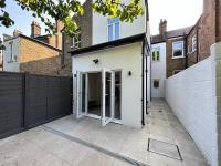 Modern 6BR Acton Home W3 Sleeps 11 Group Friendly - B&B Londra