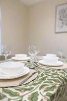 Spacious Contractor-Friendly House near NEC & Birmingham Airport - B&B Solihull