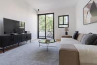 Blueground Old North Renovated Balcony TLV-39 - Bed and Breakfast Tel Aviv