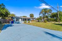 Seabreeze Escape, Oasis, Entire House, 3br,2bath Big Private Yard, HEATED Saltwater POOL, Near Shops, Restaurants, Bars, Casinos, Sleeps 8 - B&B Pompano Beach