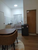 Risfeena Home - Ferienwohnung Sekinchan