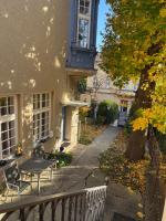 Villa Pazelt Top1 - Bed and Breakfast Bad Vöslau