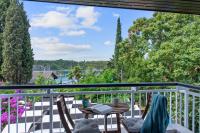 Villa Nada, green paradise by the sea and beaches - B&B Omišalj