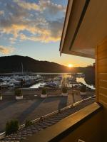 Askvik Marina Lägenhet i småbåtshamn med havsutsikt - B&B Askvik