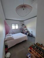 Bright bohemian chic villa and its wooded garden - B&B Goyave