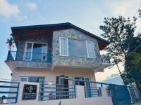 Kumaoni abode- A cozy mountain lakeview retreat - B&B Bhīm Tāl