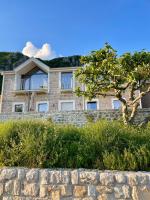 Luxury stone house with infinity pool - B&B Herceg Novi
