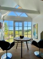 Farm Apartment With Mols Bjerge Views - B&B Knebel