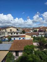 Villa Lauretta, a stone's throw from the beach! - Ferienwohnung Viareggio