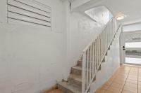 Perfect Group Retreat for 10 Near Beach & Airport - Chambres d’hôtes Caroline