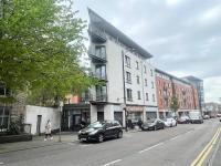 1 bedroom city centre apartment with free parking - B&B Belfast