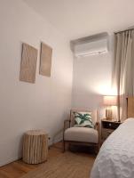 Boho 1-Bedroom BEACH Condo with Mid Size Parking, AC & Laundry - Walk 10min to BEACH! - Bed and Breakfast Long Beach