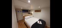 Annex in Chippenham with Parking and WIFI - Bed and Breakfast Chippenham
