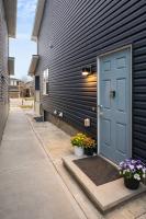 Bright 2BR Suite Near YYC & Mall - B&B Calgary